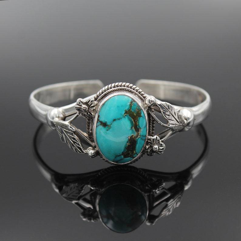 Sheila Merchandise vintage turquoise bracelet for women with engraved silver band and floral detailing